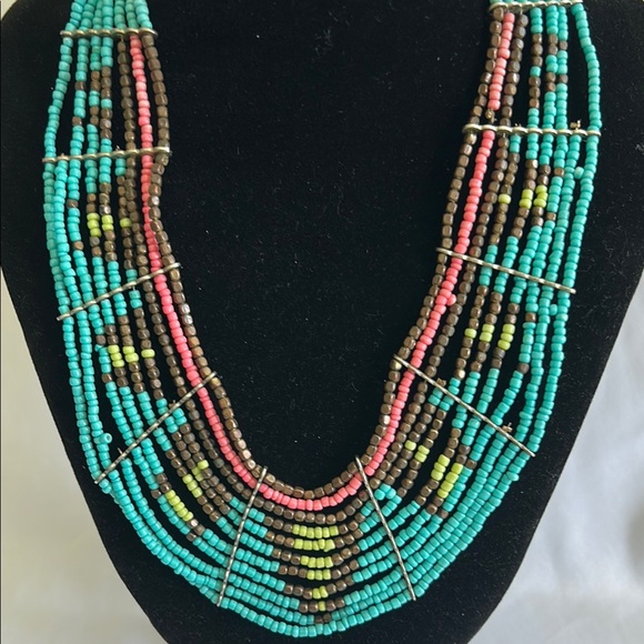 Handmade Indian Multicolor Seabead Bib Necklace - Picture 4 of 16
